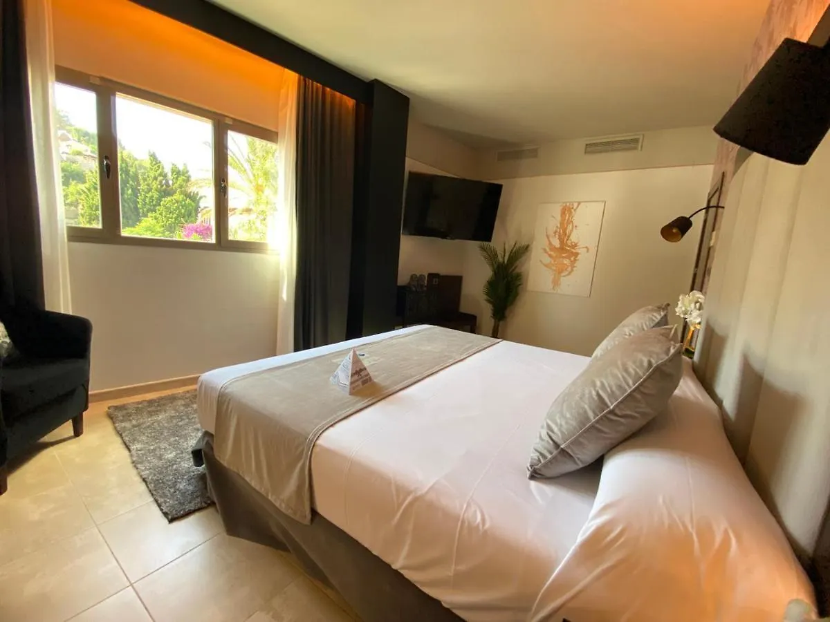 On Aleta Room Designed For Adults Almunecar Hotel